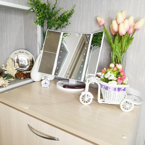 Led Makeup Vanity Mirror Tri Fold 10x Magnifying Mirror with Lights photo review