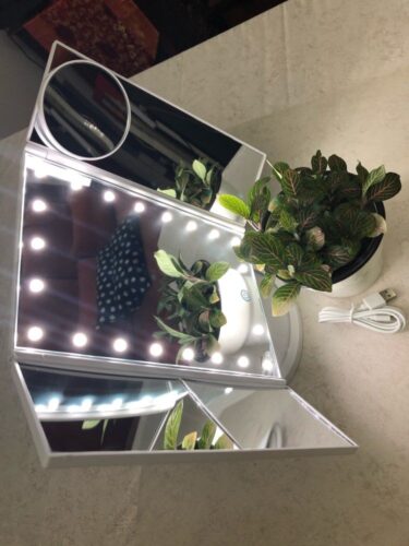 Led Makeup Vanity Mirror Tri Fold 10x Magnifying Mirror with Lights photo review