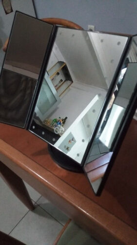 Led Makeup Vanity Mirror Tri Fold 10x Magnifying Mirror with Lights photo review